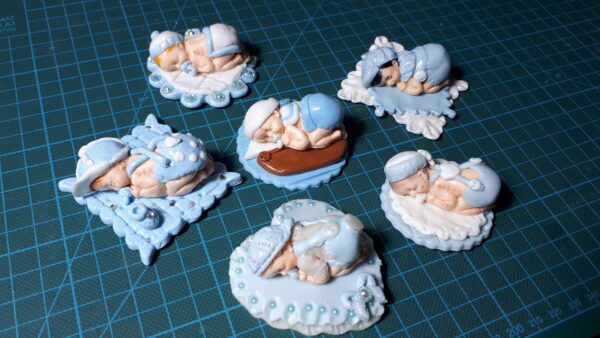 Bambini in porcellana fredda